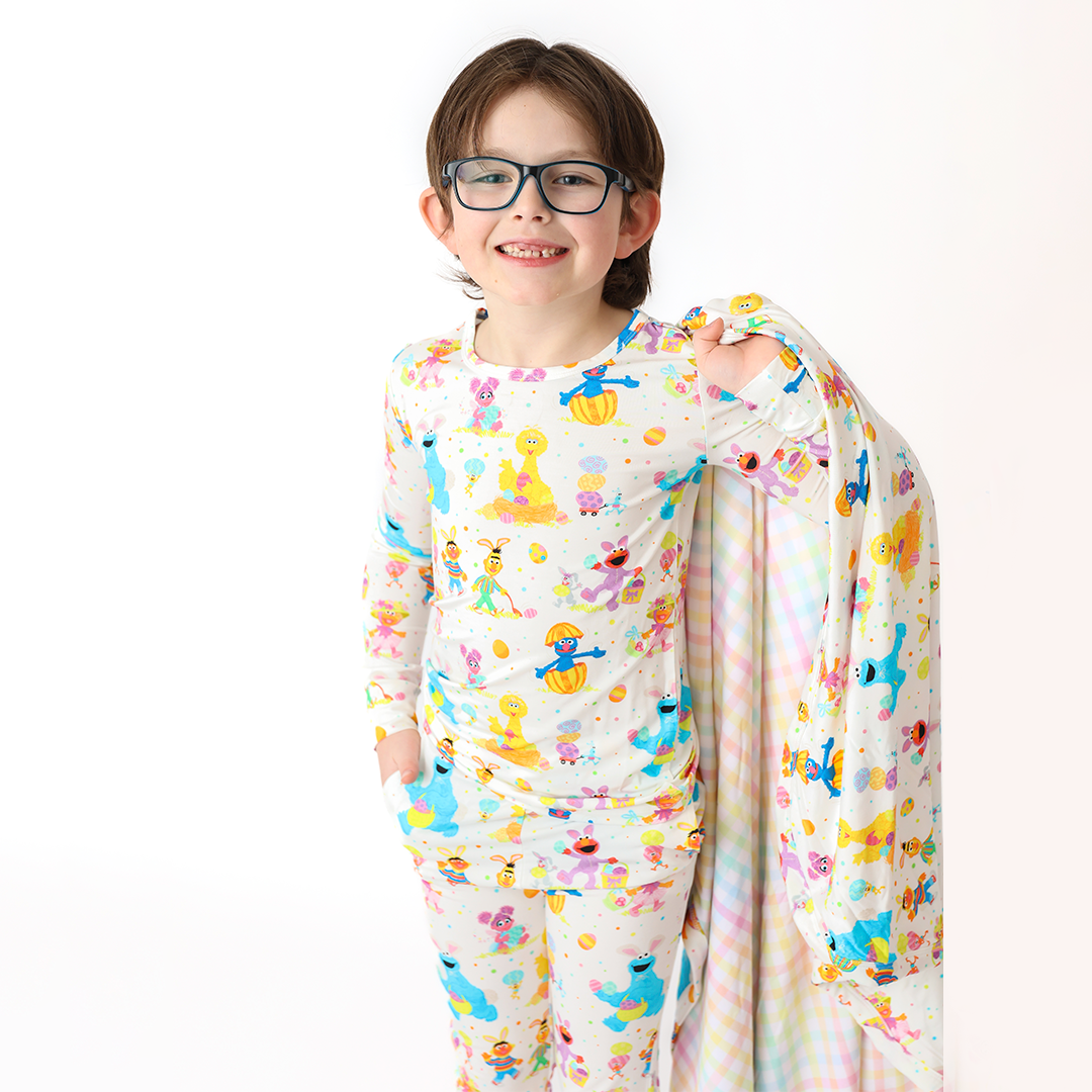 Egg-Stravaganza Two Piece Lounge Set | Sesame Street